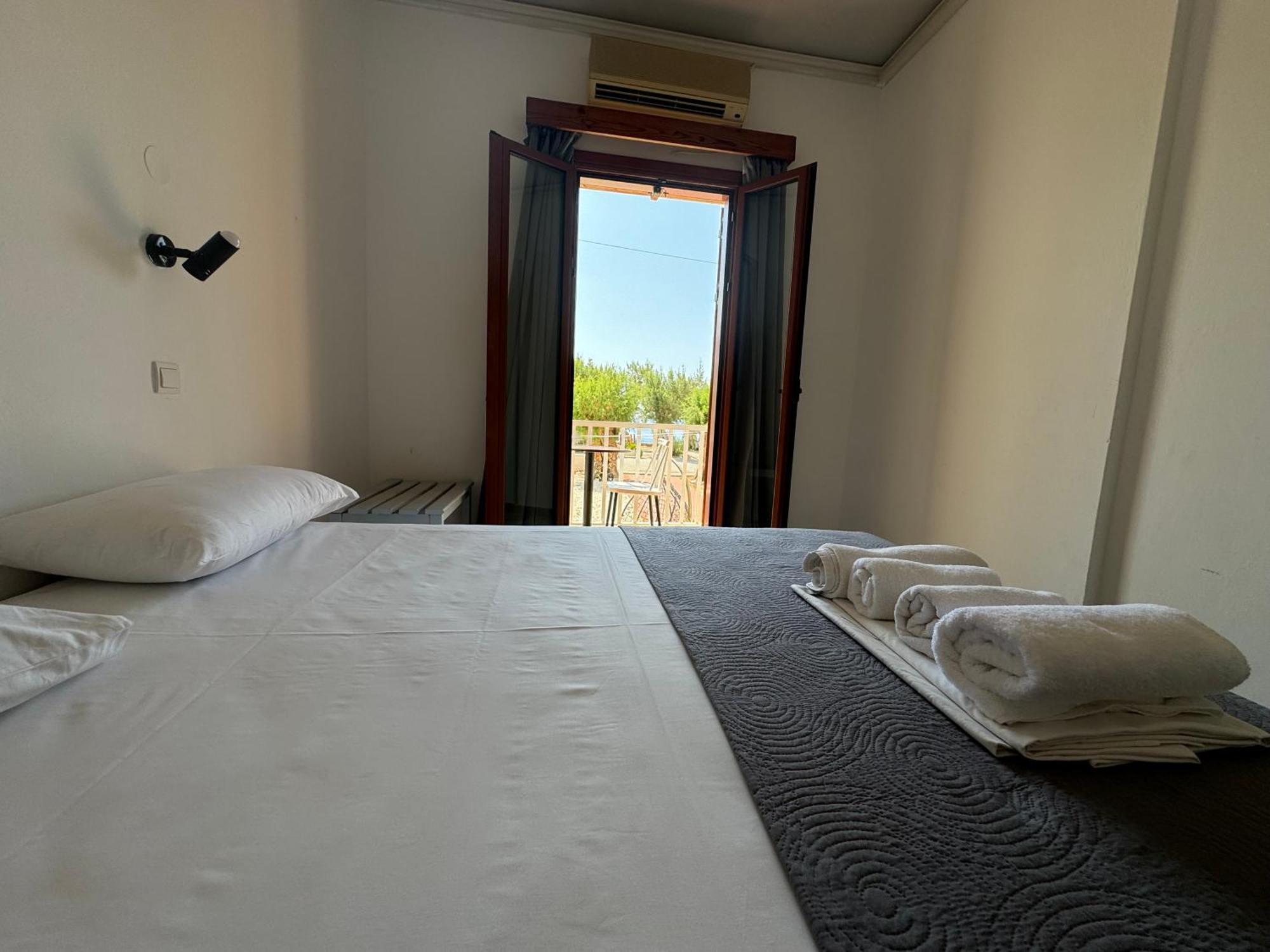 Zorbas Hotel ซูเยีย ภายนอก รูปภาพ